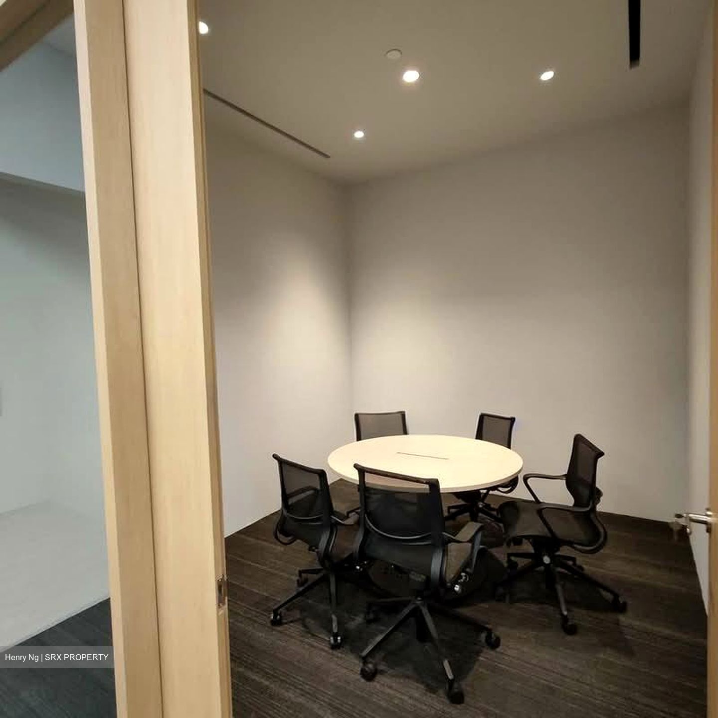 Robinson 112 (D1), Office #544511321